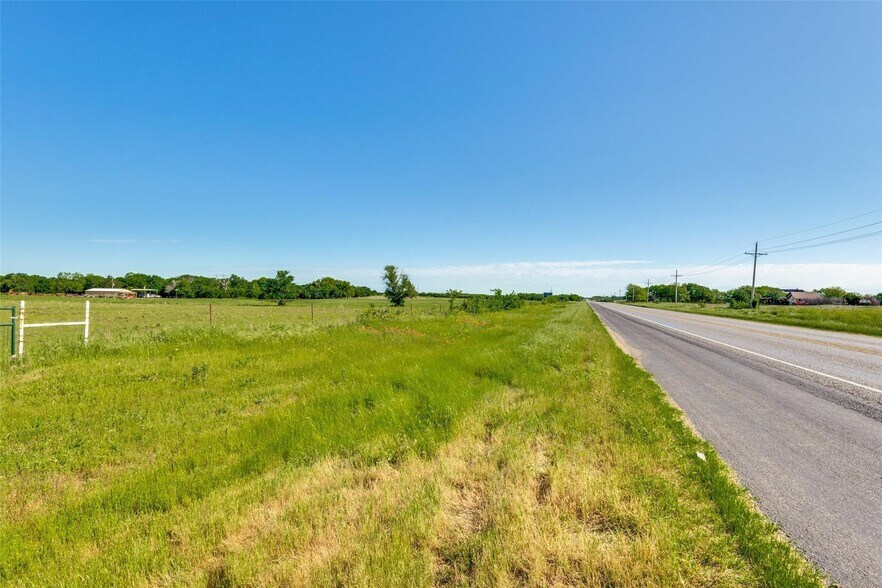 More Photos Of 1087 US Highway 377, Pilot Point Land For Sale
