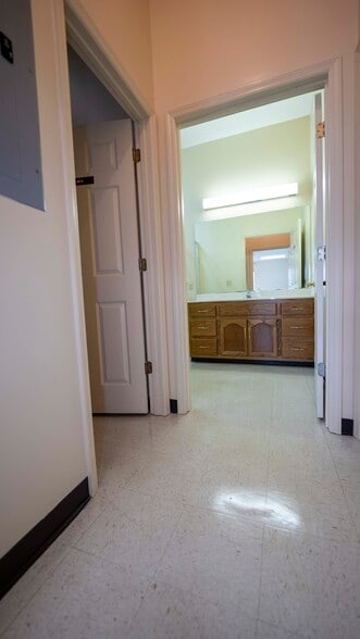 More Photos Of 123 N 5th St, Cochran Religious Facility For Sale