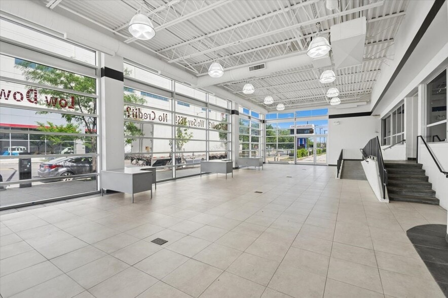 More Photos Of 6017-6057 N Western Ave, Chicago Auto Dealership For Sale