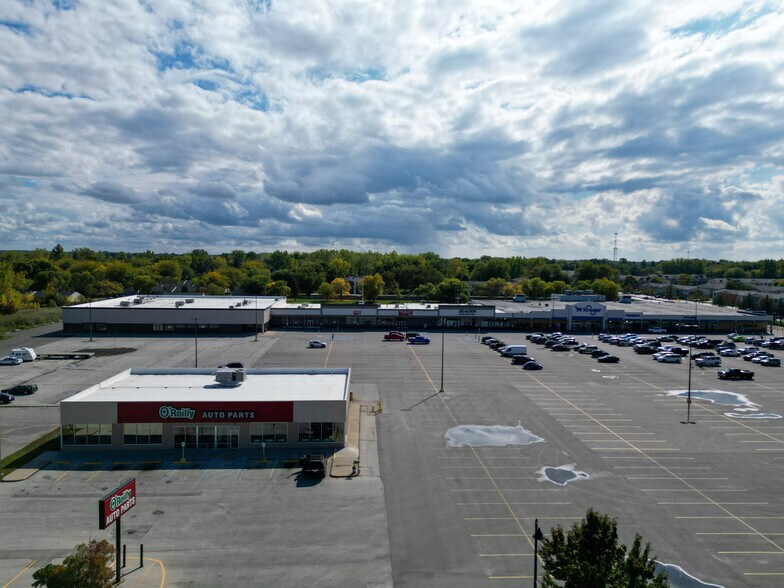 More Photos Of 2906-2992 Center Ave, Essexville Unknown For Sale
