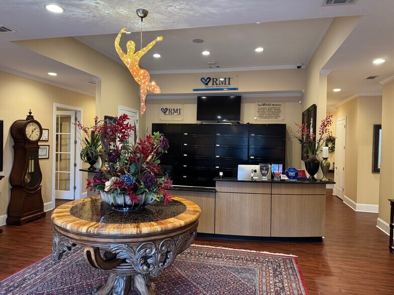 More Photos Of 501 Roper Creek Dr, Greenville Medical For Sale