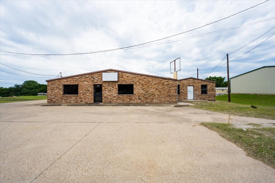 More Photos Of 11361 FM 730 N, Azle Flex For Sale
