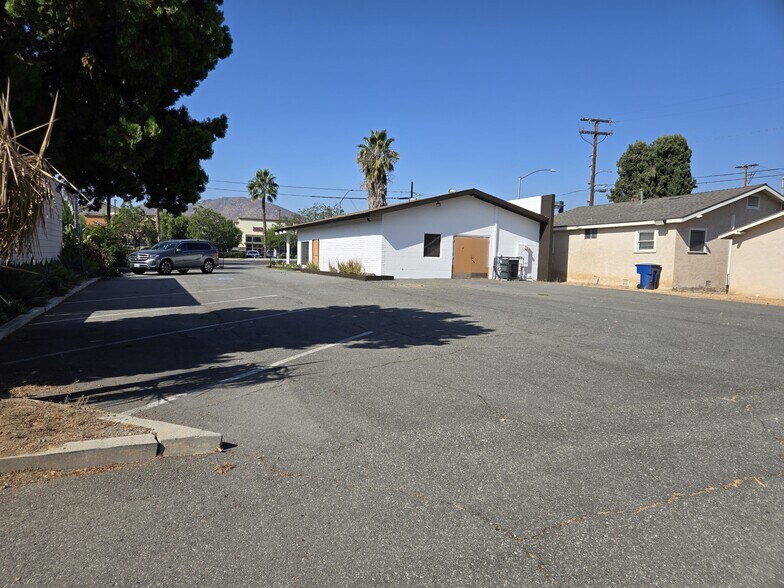 More Photos Of 19980 TEMESCAL CANYOUN, Riverside Freestanding For Lease