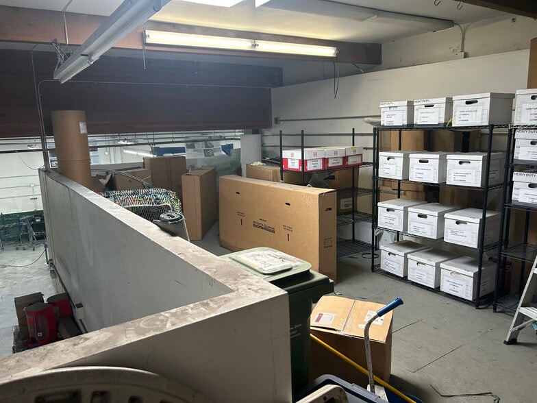 More Photos Of 50 Medway Rd, San Rafael Service For Sale