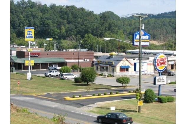 More Photos Of 343-451 N Mayo Trl, Paintsville Storefront For Sale