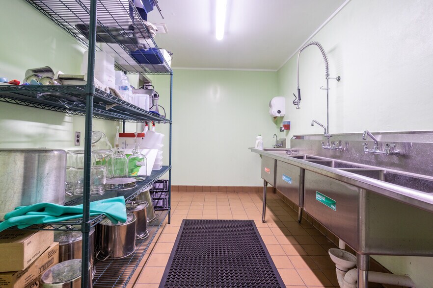 More Photos Of 10204 Se State Road 100, Starke Flex For Sale