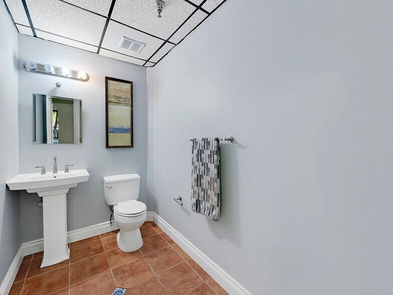 More Photos Of 330 Clematis St, West Palm Beach Storefront Retail Office For Sale