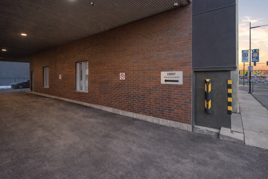 More Photos Of 10007 Boul Pie-IX, Montréal Office For Sale