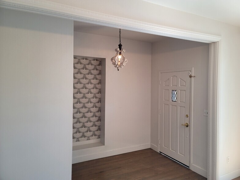More Photos Of 457 Healdsburg Ave, Healdsburg Freestanding For Lease