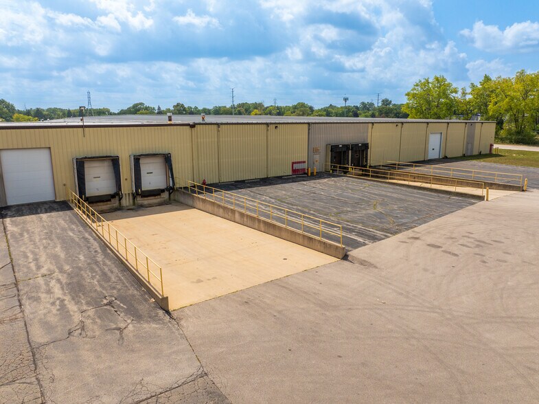 More Photos Of 4200 39th Ave, Kenosha Warehouse For Lease