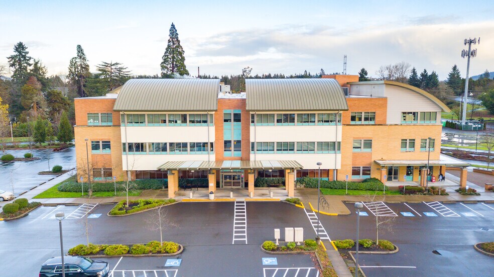 More Photos Of 330 S Garden Way, Eugene Medical For Sale