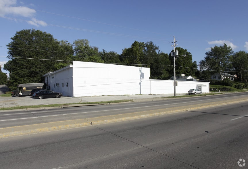 More Photos Of 2303 SE 14th St, Des Moines Warehouse For Lease