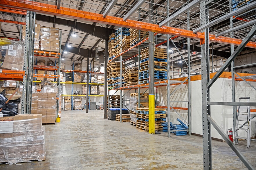 More Photos Of 475 Oberlin Ave S, Lakewood Warehouse For Lease