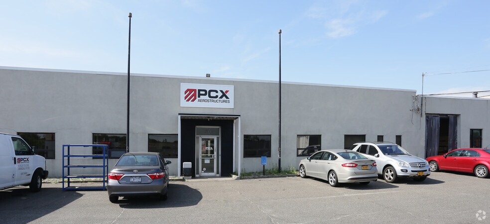 More Photos Of 60 Milbar Blvd, Farmingdale Warehouse For Lease