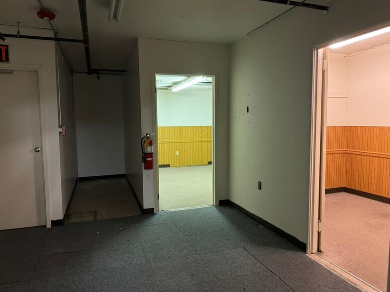 More Photos Of 651 Carey Ave, Hanover Township Freestanding For Lease