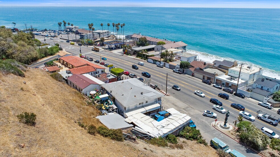 More Photos Of 21249 Pacific Coast Hwy, Malibu Storefront Retail Residential For Sale
