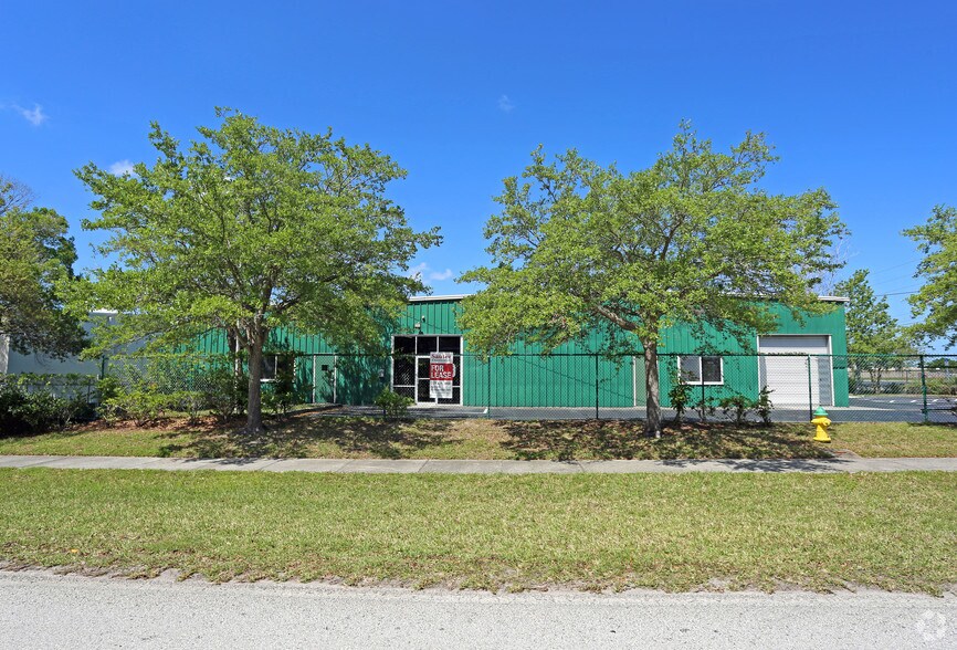 More Photos Of 11838-11870 62nd St, Largo Warehouse For Lease