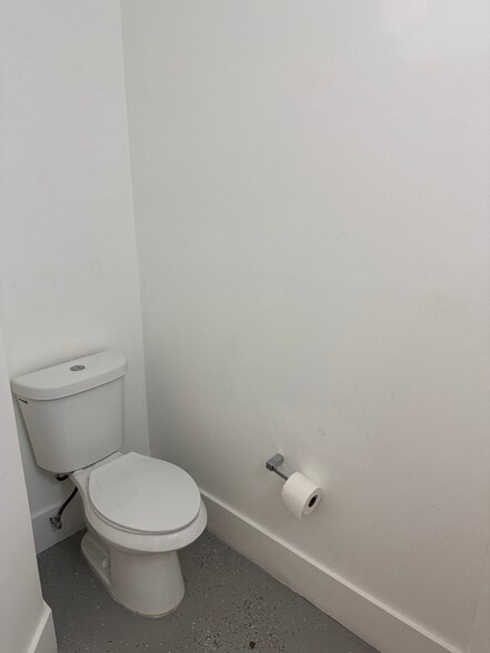 More Photos Of 120 E Marks St, Orlando Loft Creative Space For Lease