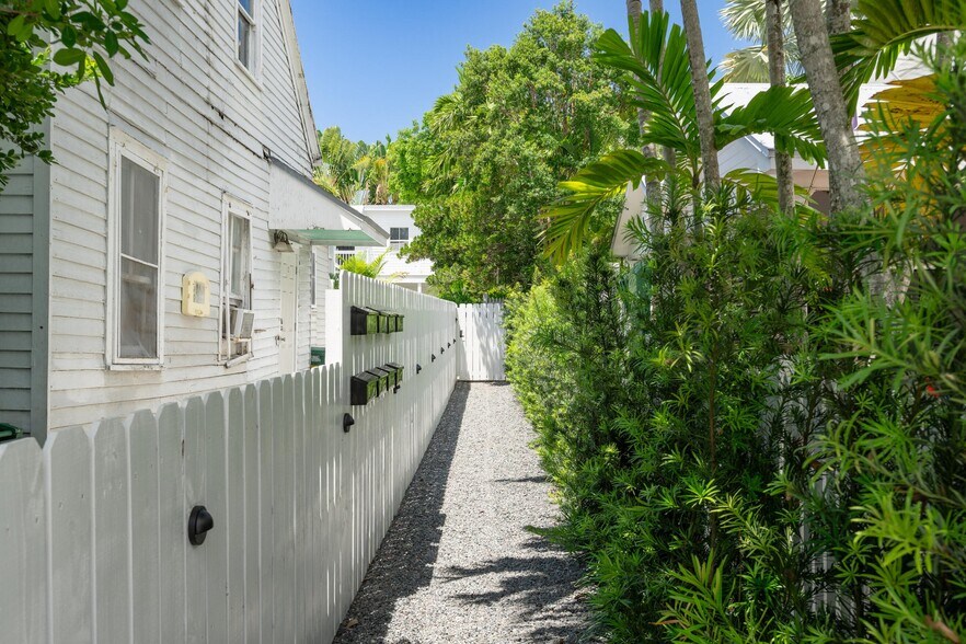 More Photos Of 818 Elizabeth St, Key West Apartments For Sale