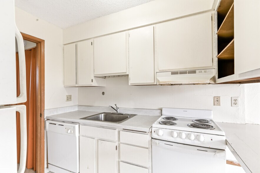 More Photos Of 14132 37th Ave S, Tukwila Apartments For Sale