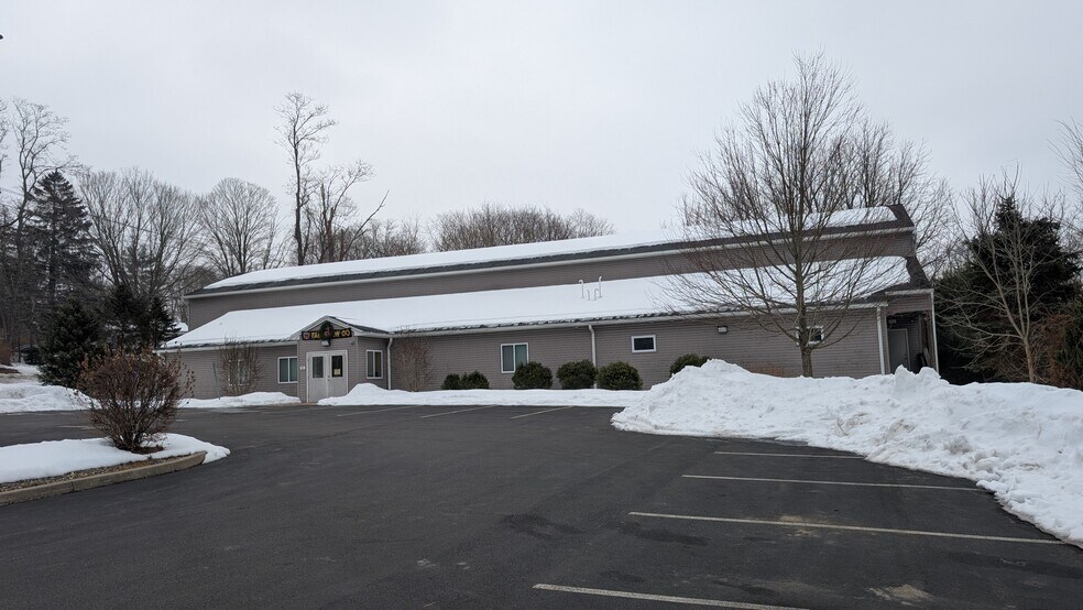 More Photos Of 50 Parum Rd, Colchester Storefront Retail Office For Sale