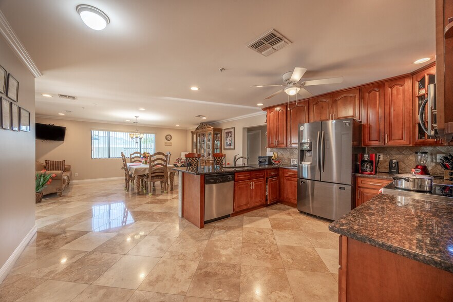 More Photos Of XXXXW Assisted Living Dr., Phoenix Assisted Living For Sale