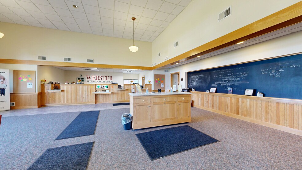 Primary Photo Of 815 Ridge Rd, Webster Bank For Lease