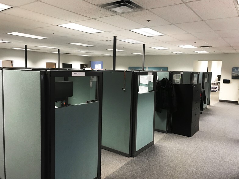 More Photos Of 20 Research Pky, Old Saybrook Light Manufacturing For Lease