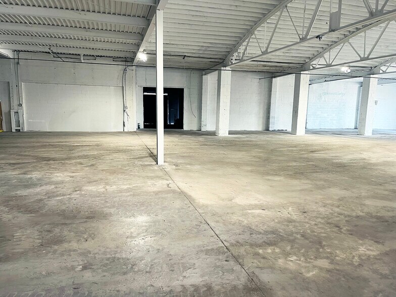 More Photos Of 900 S Heald St, Wilmington Warehouse For Sale