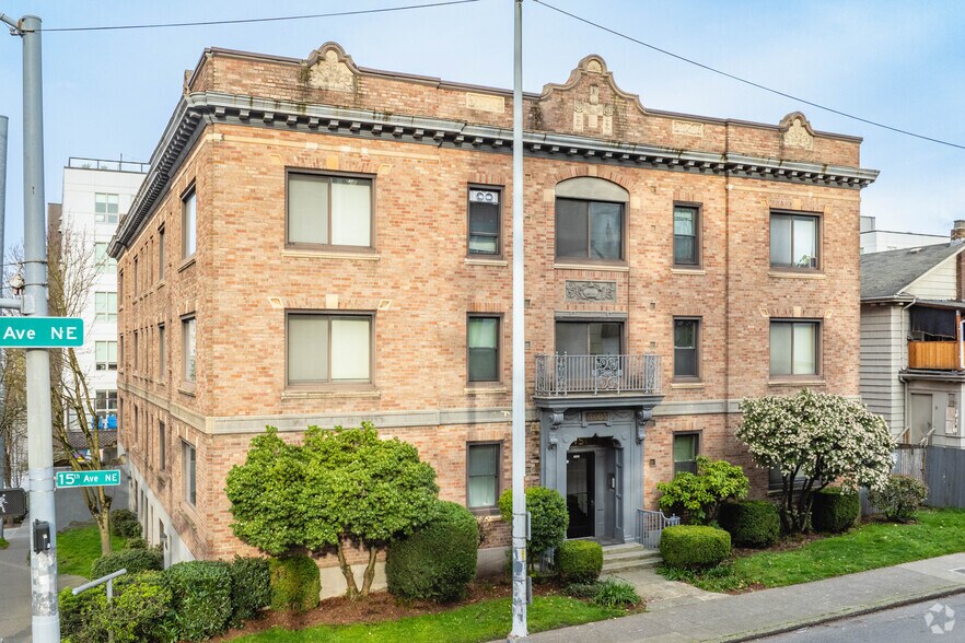 More Photos Of 5003 15th Ave NE, Seattle Apartments For Sale