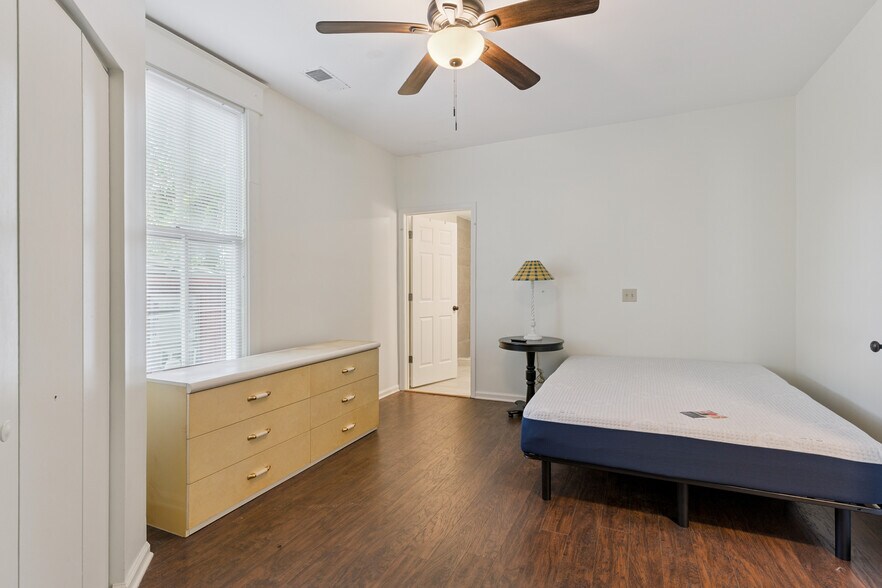 More Photos Of 1113 Grant St, Brunswick Apartments For Sale