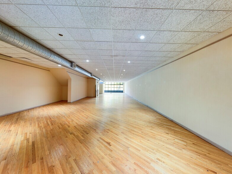 More Photos Of 1507-1509 S Michigan Ave, Chicago General Retail For Lease