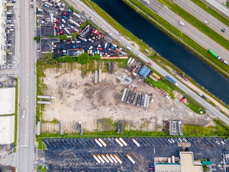 More Photos Of 9950 NW South River Dr, Medley Land For Lease