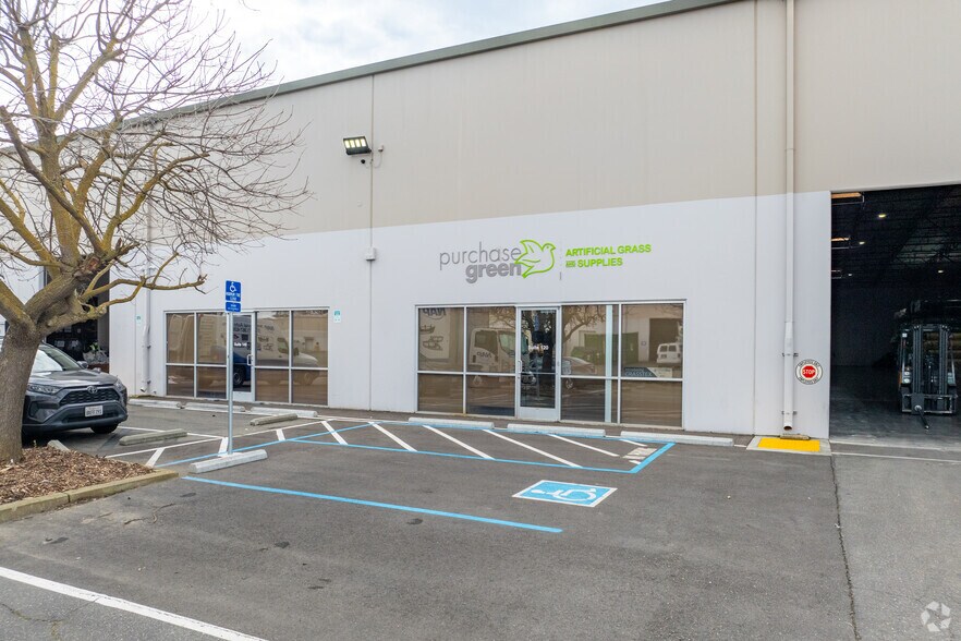 More Photos Of 879 F St, West Sacramento Warehouse For Lease