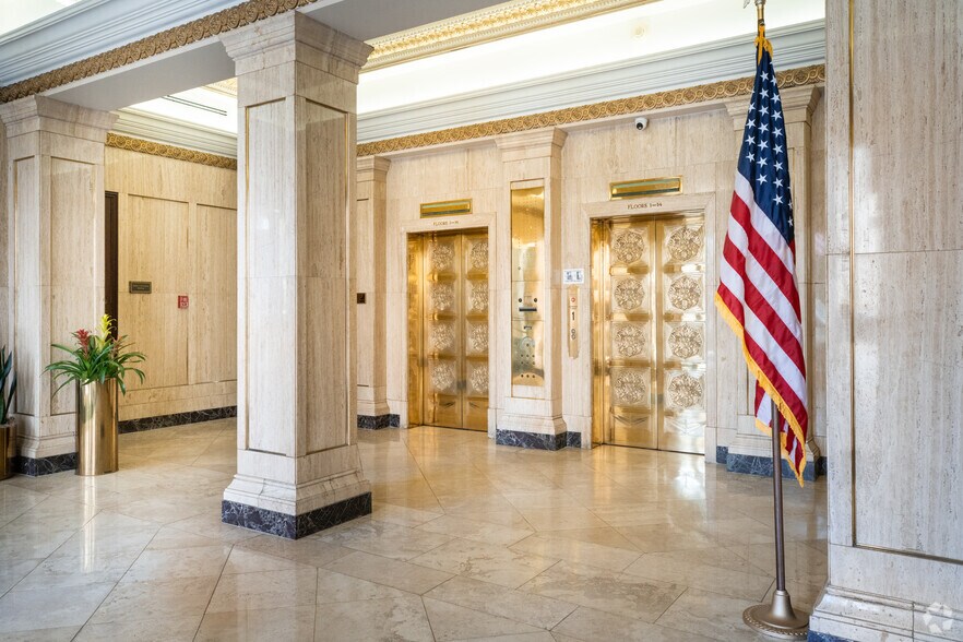 More Photos Of 114 W 7th St, Austin Office For Lease