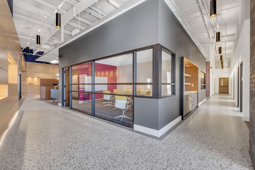 More Photos Of 2200 8th Ave S, Nashville Showroom For Lease