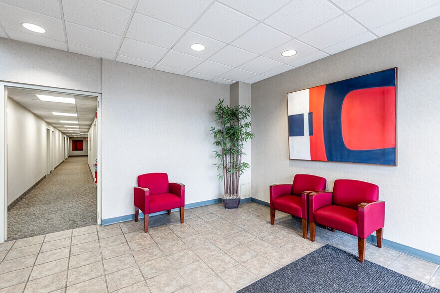 More Photos Of 181 Park Ave, West Springfield Unknown For Lease