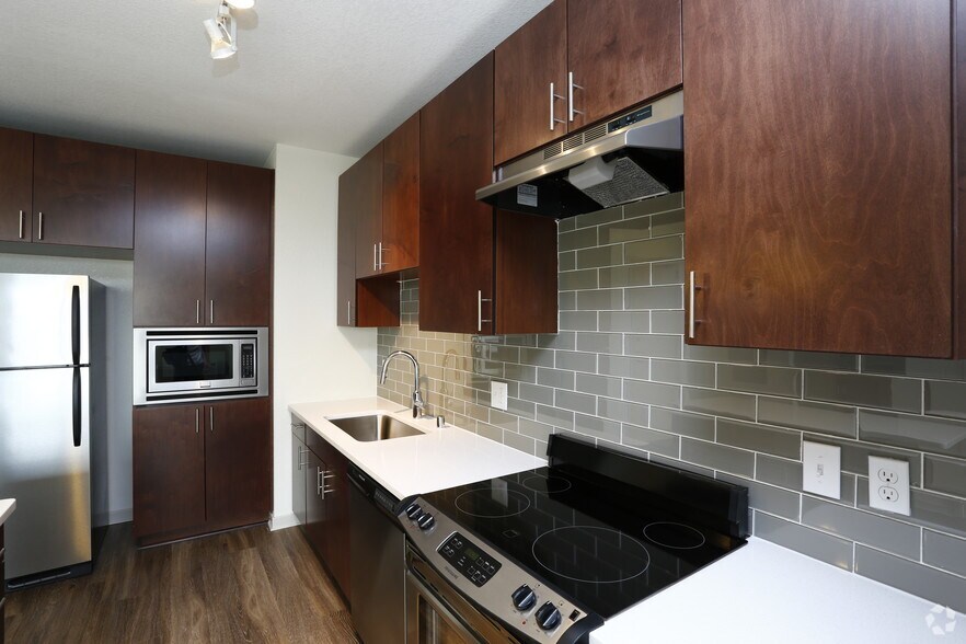 More Photos Of 2424-2434 W Caithness Pl, Denver Apartments For Lease