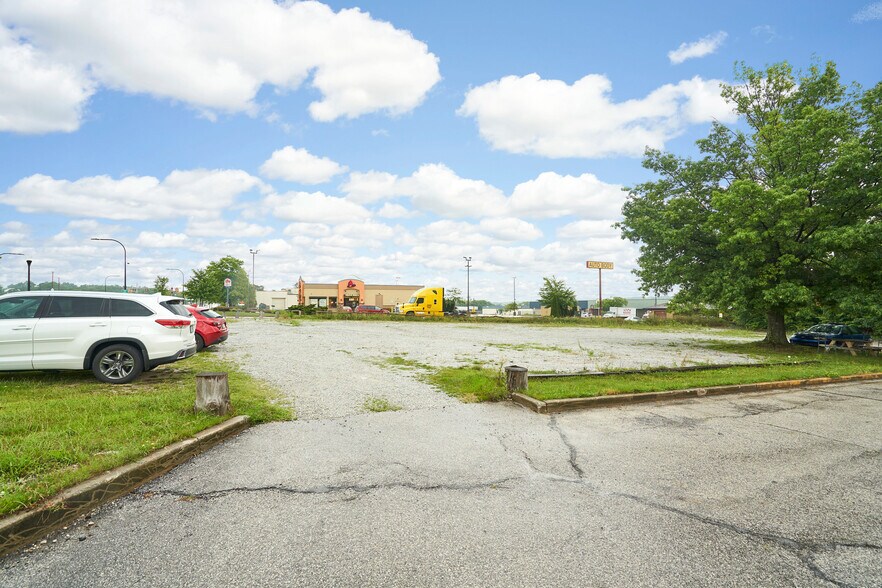 More Photos Of 2441 Romig Rd, Akron Auto Repair For Sale