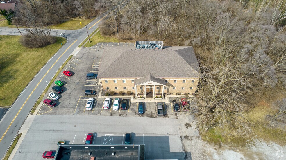 More Photos Of 5655 N High St, Worthington Medical For Lease