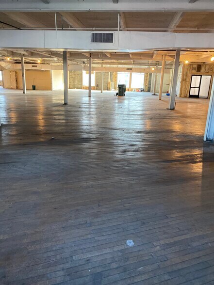 More Photos Of 350 Kennedy Blvd, Pittston Warehouse For Lease