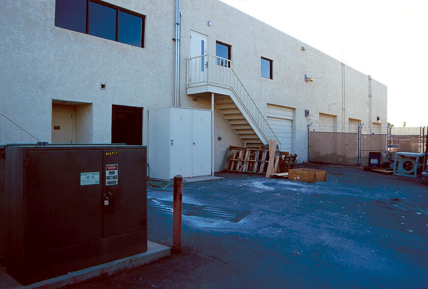 More Photos Of 11036 N 23rd Ave, Phoenix Research And Development For Lease