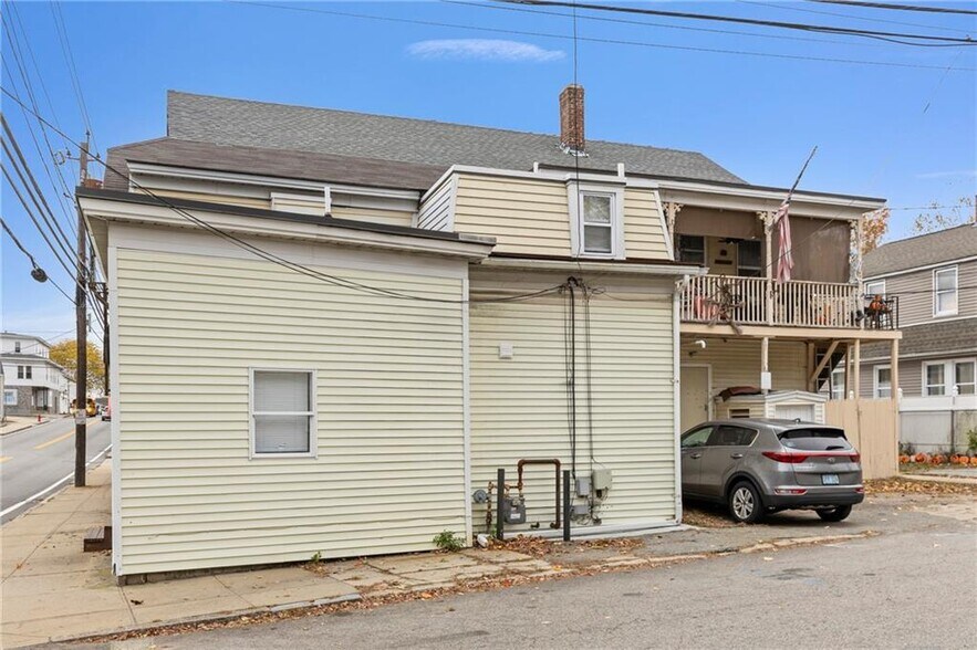 More Photos Of 1670-1674 Main St, West Warwick Storefront Retail Residential For Sale