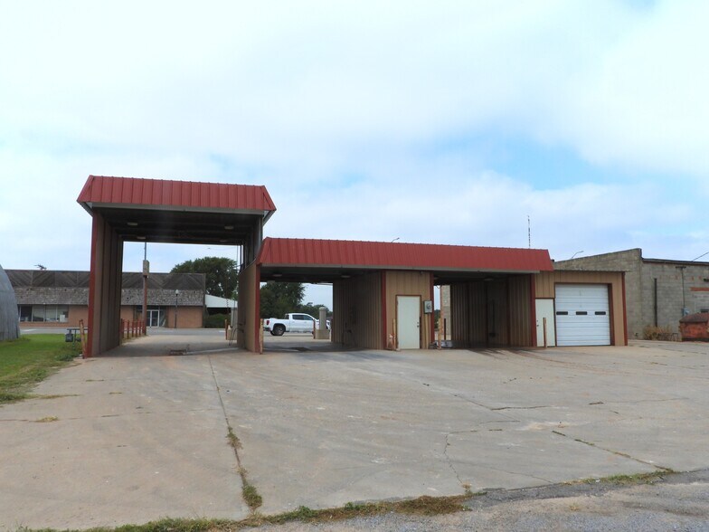 More Photos Of 124 Main St, Shattuck Carwash For Sale
