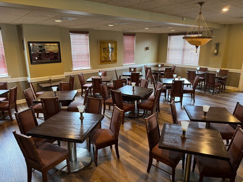 More Photos Of 500 W White Horse Pike, Egg Harbor City Restaurant For Sale