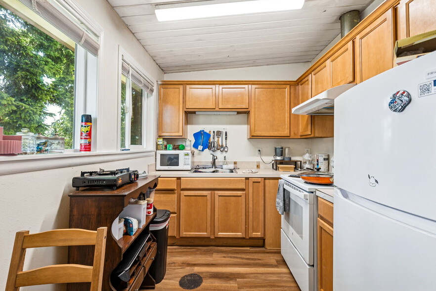 More Photos Of 7420-7428 208th St SW, Edmonds Apartments For Sale
