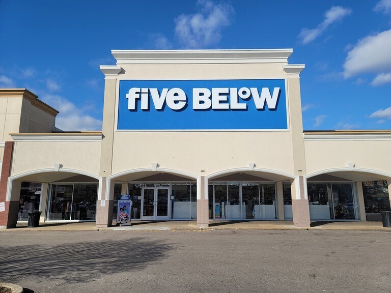 More Photos Of 4264-4320 Summer Ave, Memphis Unknown For Lease