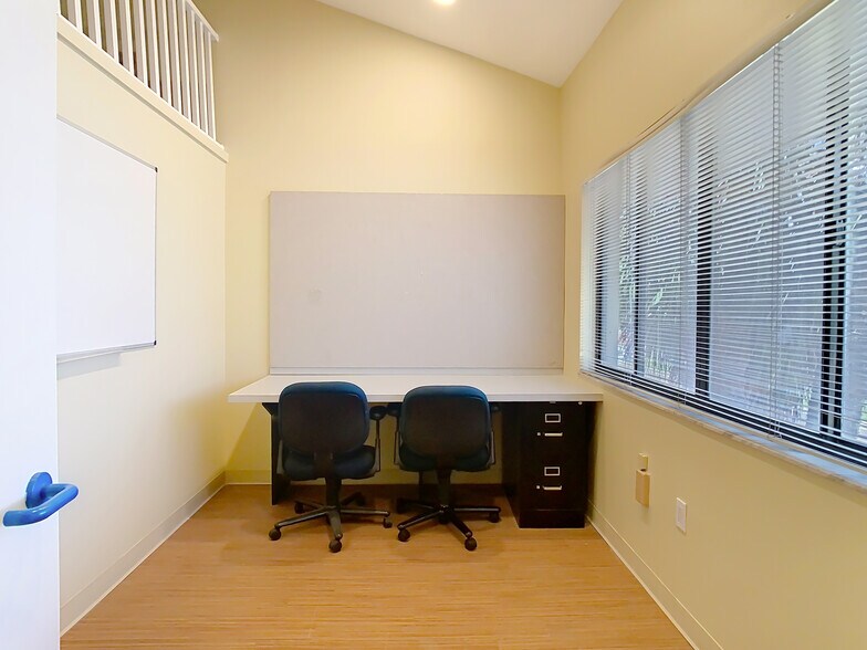 More Photos Of 3333 W Kennedy Blvd, Tampa Loft Creative Space For Sale