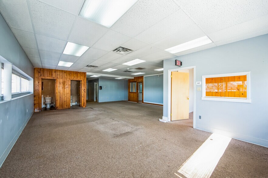 More Photos Of 2169 E High St, Pottstown Office For Lease