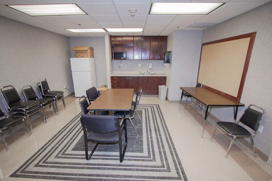 More Photos Of 1011 W 400 N, Logan Office For Lease